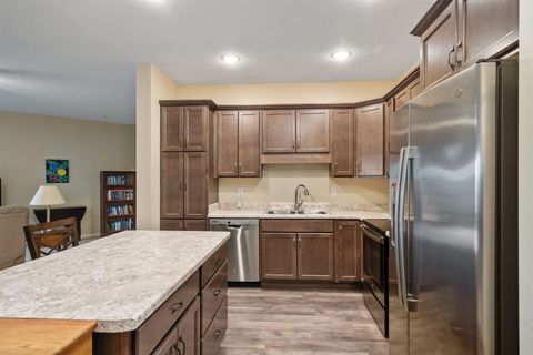 Tiny photo for 2592 Middle Road #208, Bettendorf, IA 52722 (MLS # 100000204)