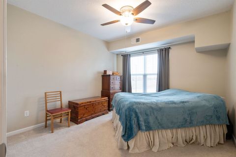 Tiny photo for 2592 Middle Road #208, Bettendorf, IA 52722 (MLS # 100000204)