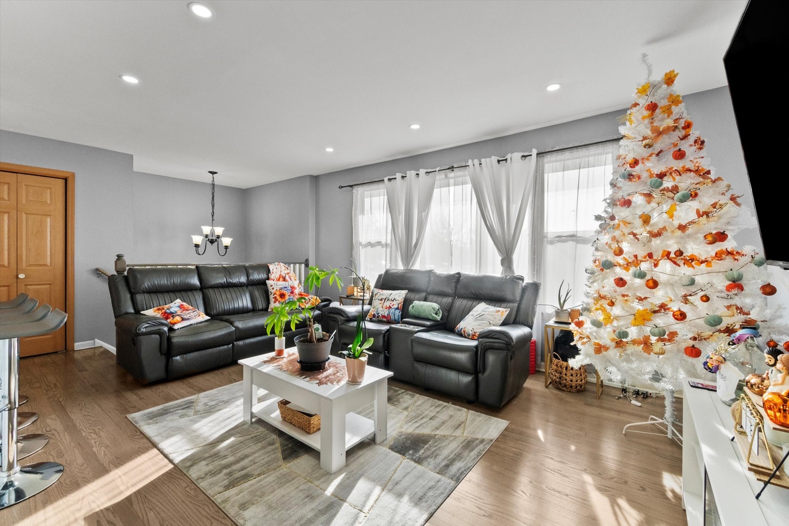 7624 Lockwood Avenue