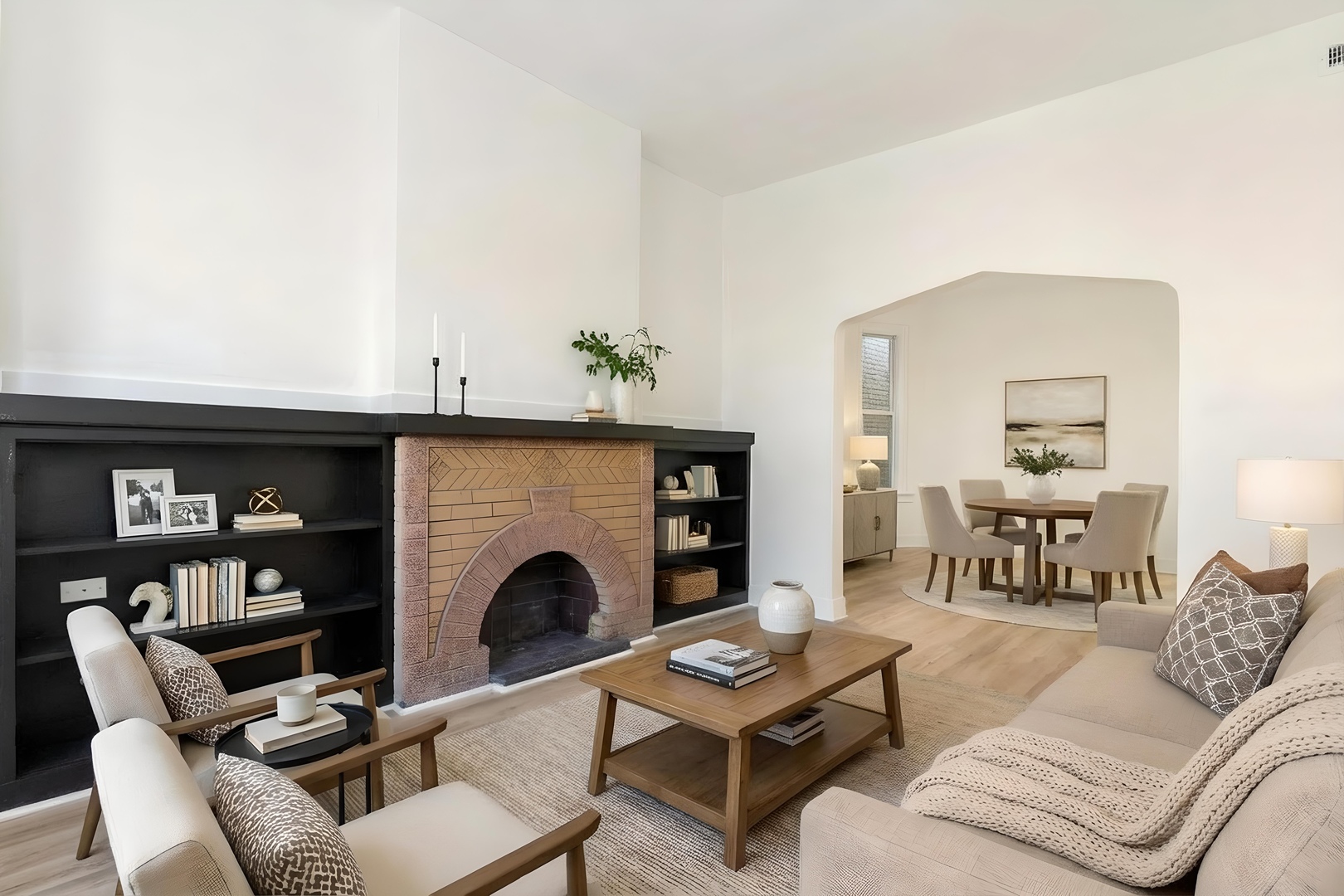 4321 W Maypole Avenue