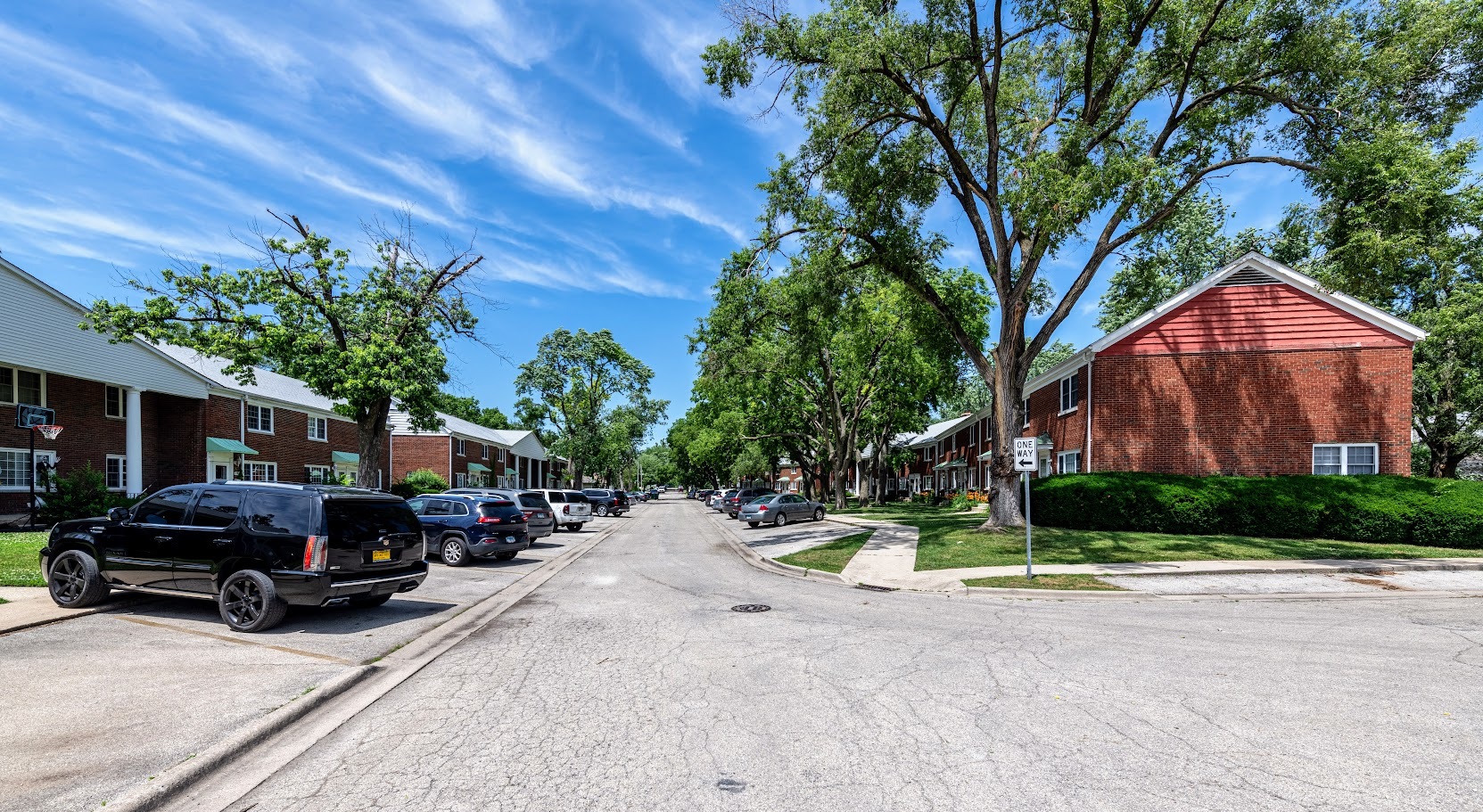 900-934 & 825-835 North Prairie & North Raynor Avenue