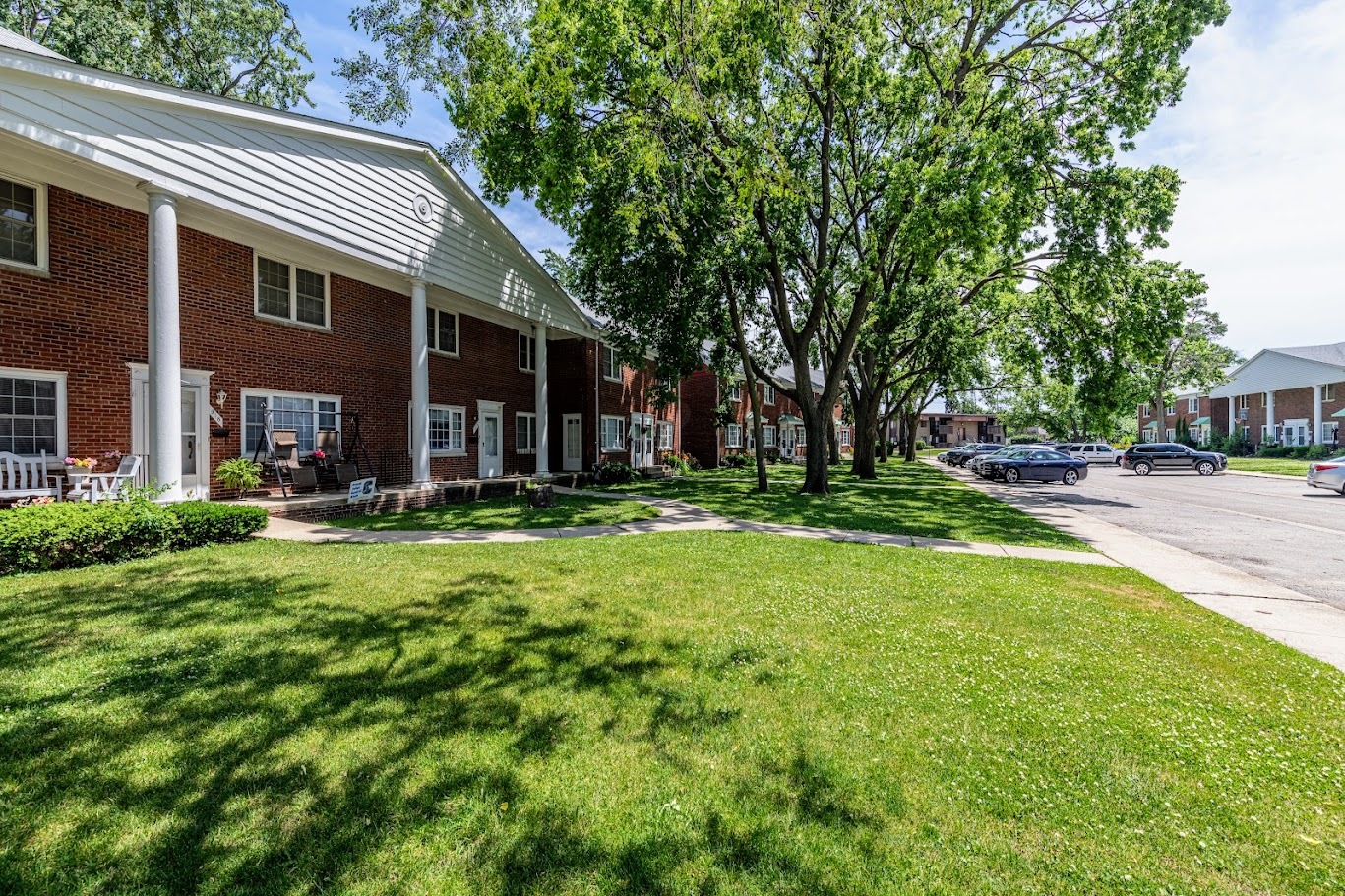 900-934 & 825-835 North Prairie & North Raynor Avenue