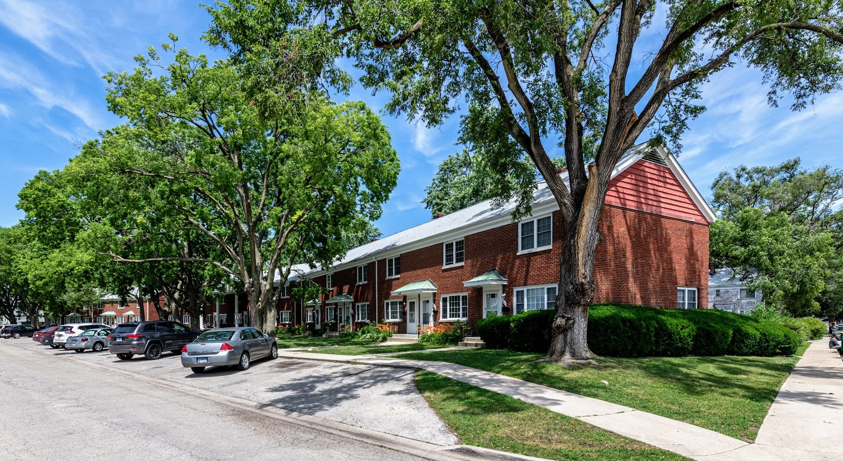 900-934 & 825-835 North Prairie & North Raynor Avenue