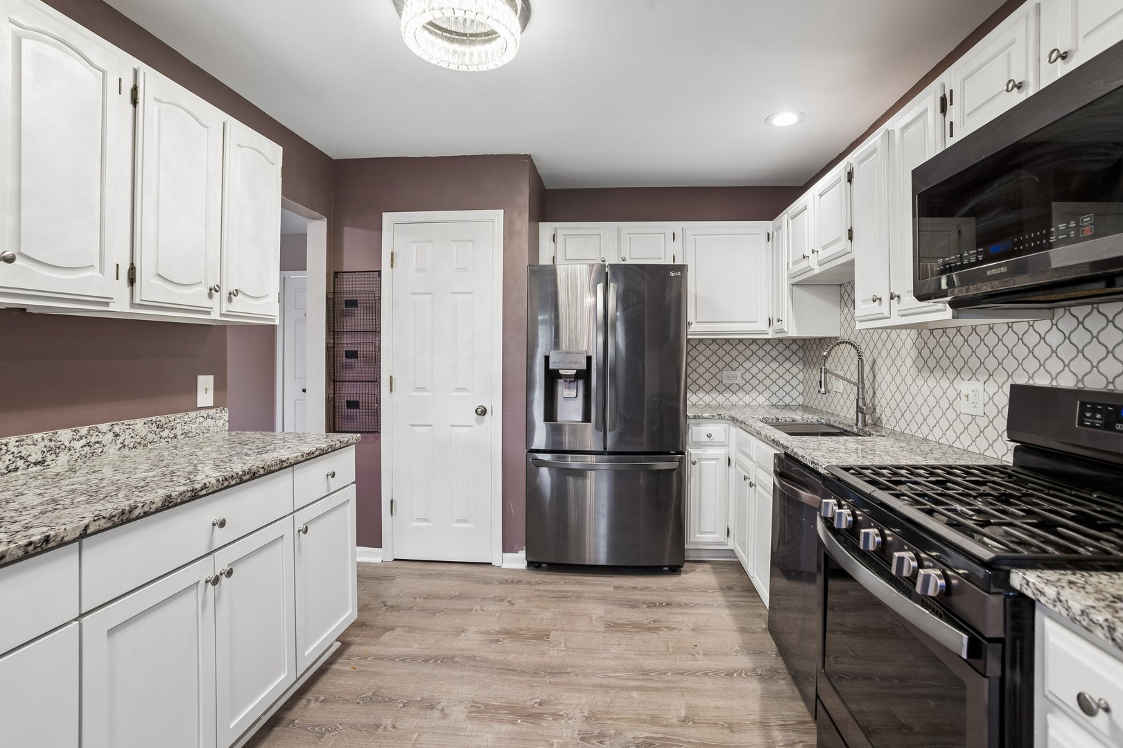 210 Glasgow Lane Z1