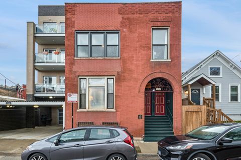 Photo of 2920 N LAKEWOOD Avenue, Chicago, IL 60657 (MLS # 12635414)