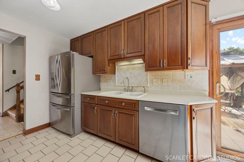 Tiny photo for 1819 Holly Avenue, Darien, IL 60561 (MLS # 12514680)