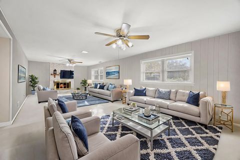 Tiny photo for 1819 Holly Avenue, Darien, IL 60561 (MLS # 12514680)