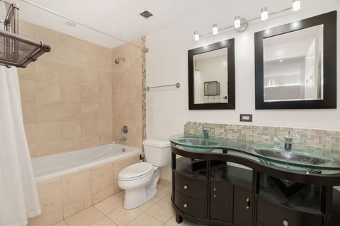 Tiny photo for 333 N Canal Street #1403, Chicago, IL 60606 (MLS # 12642838)