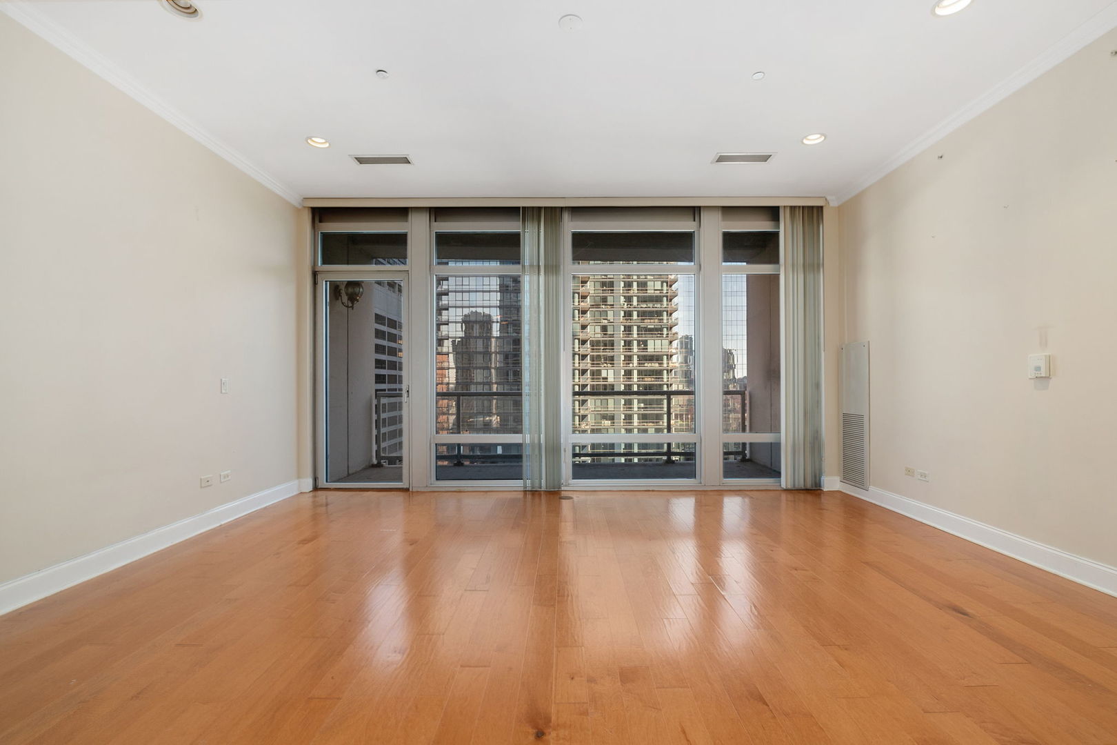 333 N Canal Street 1403