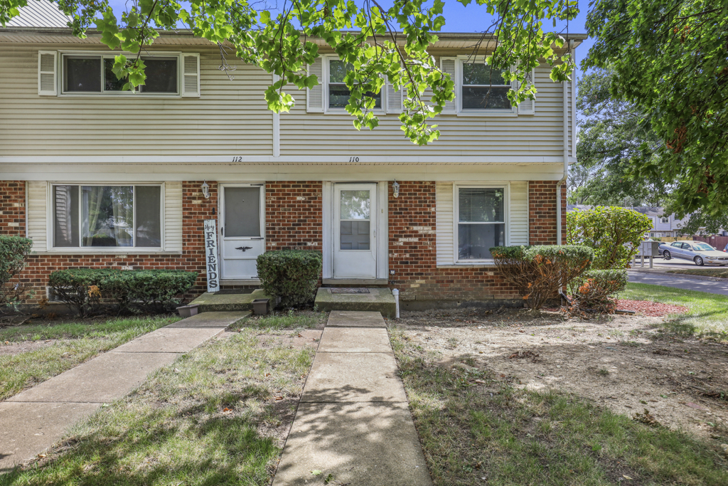 View Bolingbrook, IL 60440 townhome