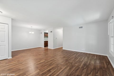 Tiny photo for 520 Shorely Drive #201, Barrington, IL 60010 (MLS # 12417862)