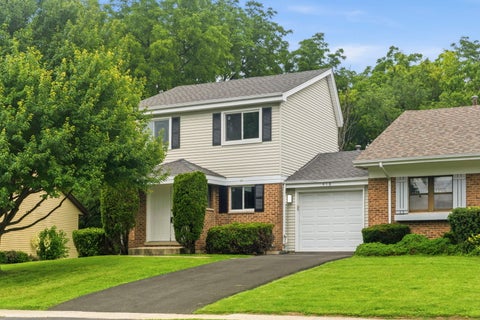 Photo of 23W418 Greenbriar Drive, Naperville, IL 60540 (MLS # 12689550)