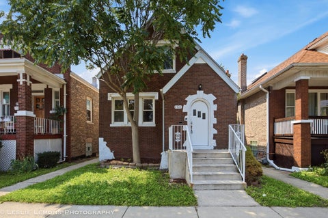 Photo of 2528 Ridgeland Avenue, Berwyn, IL 60402 (MLS # 12736170)