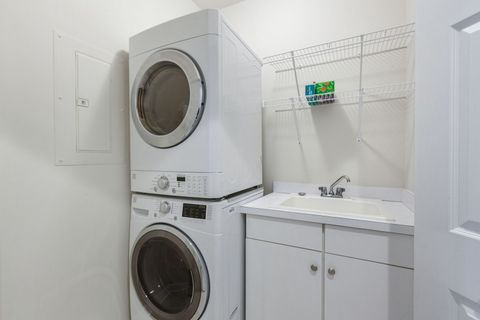 Tiny photo for 2671 Stone Circle #208, Geneva, IL 60134 (MLS # 12503904)