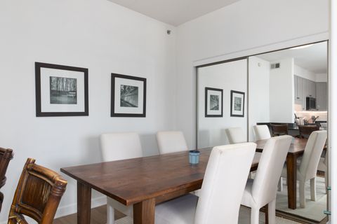 Tiny photo for 1705 Pavilion Way #303, Park Ridge, IL 60068 (MLS # 12496518)