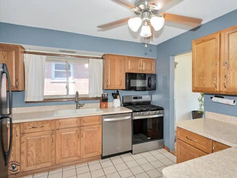 Tiny photo for 11044 Menard Avenue, Chicago Ridge, IL 60415 (MLS # 12720265)