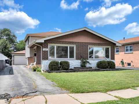 Photo of 11044 Menard Avenue, Chicago Ridge, IL 60415 (MLS # 12720265)
