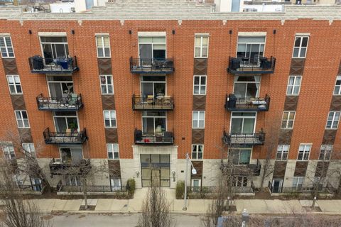 Photo of 2342 W Bloomingdale Avenue, Chicago, IL 60647 (MLS # 12601331)