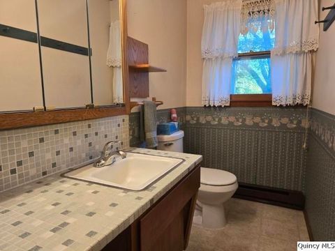 Tiny photo for 707 Country Lane, Carthage, IL 62321 (MLS # 12398254)