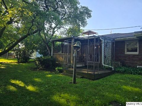 Tiny photo for 707 Country Lane, Carthage, IL 62321 (MLS # 12398254)