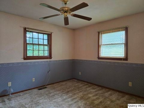 Tiny photo for 707 Country Lane, Carthage, IL 62321 (MLS # 12398254)