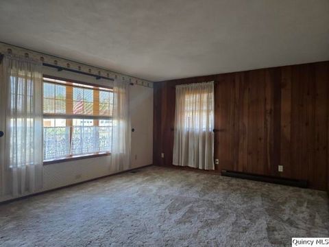 Tiny photo for 707 Country Lane, Carthage, IL 62321 (MLS # 12398254)