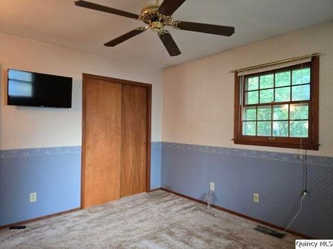 Tiny photo for 707 Country Lane, Carthage, IL 62321 (MLS # 12398254)
