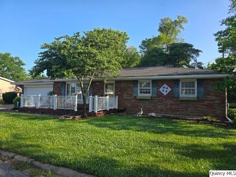Tiny photo for 707 Country Lane, Carthage, IL 62321 (MLS # 12398254)