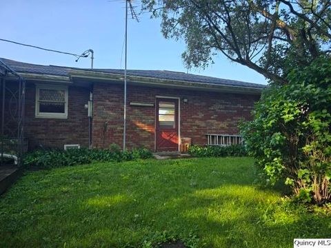 Tiny photo for 707 Country Lane, Carthage, IL 62321 (MLS # 12398254)