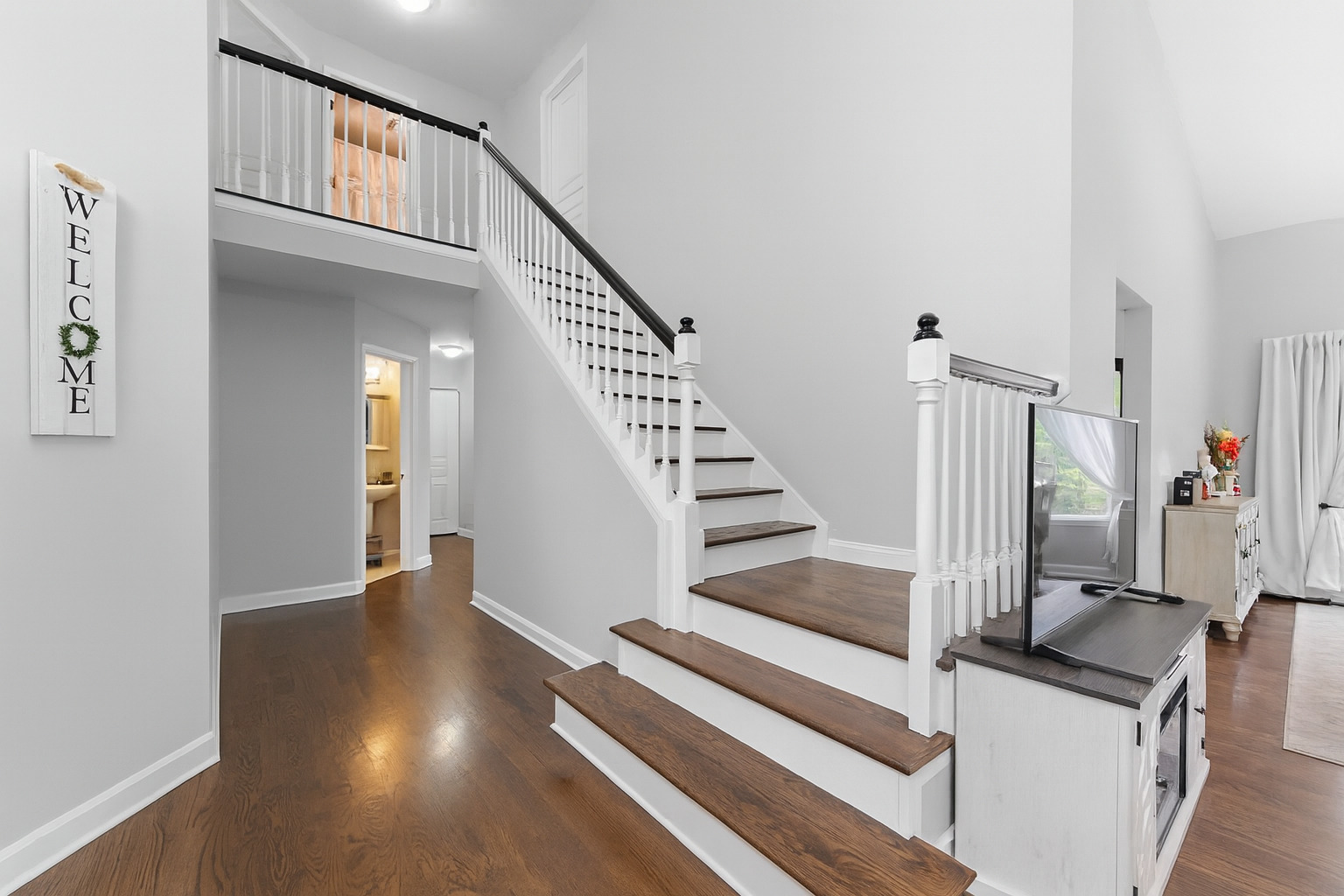 1324 Smoketree Lane