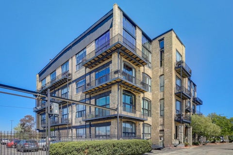 Tiny photo for 2614 N Clybourn Avenue #301, Chicago, IL 60614 (MLS # 12747017)