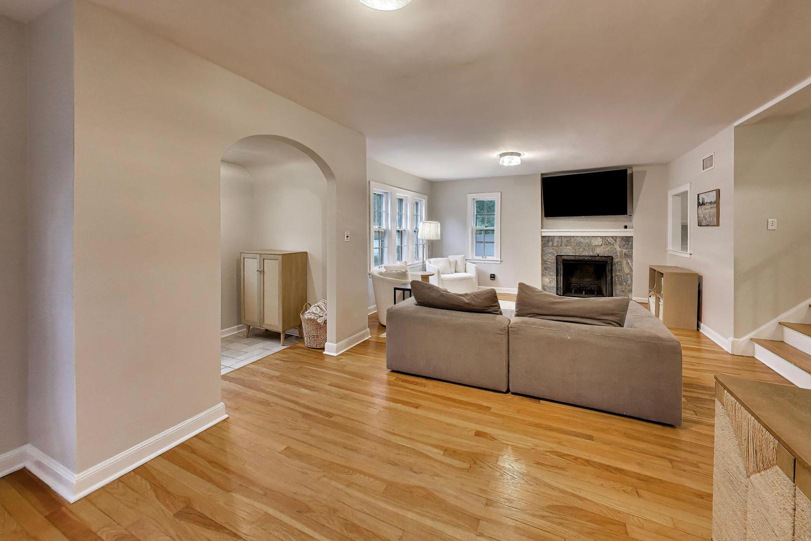 165 S Maple Street