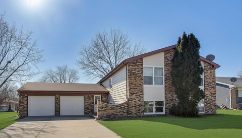 627 Chardonnay Lane Crystal Lake IL 60014