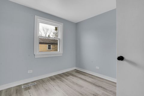 Tiny photo for 842 Colonial Drive #B, Wheeling, IL 60090 (MLS # 12572319)