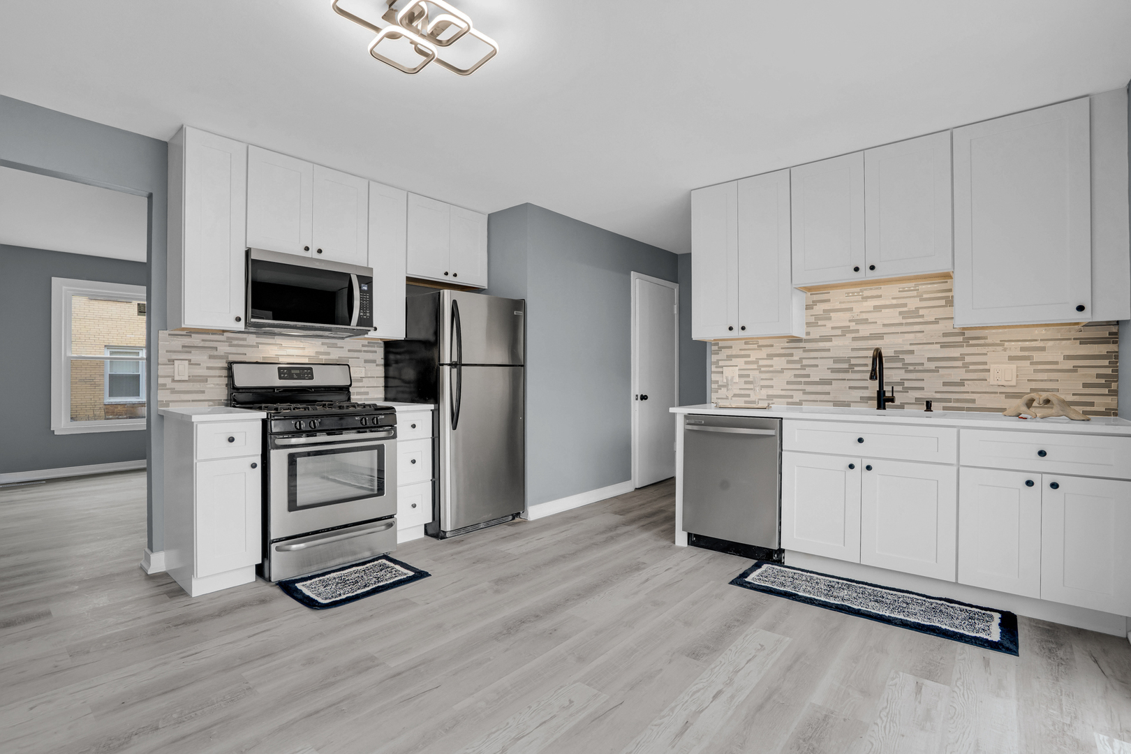 842 Colonial Drive B