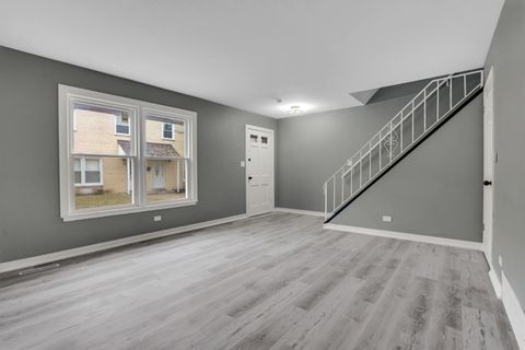 Tiny photo for 842 Colonial Drive #B, Wheeling, IL 60090 (MLS # 12572319)