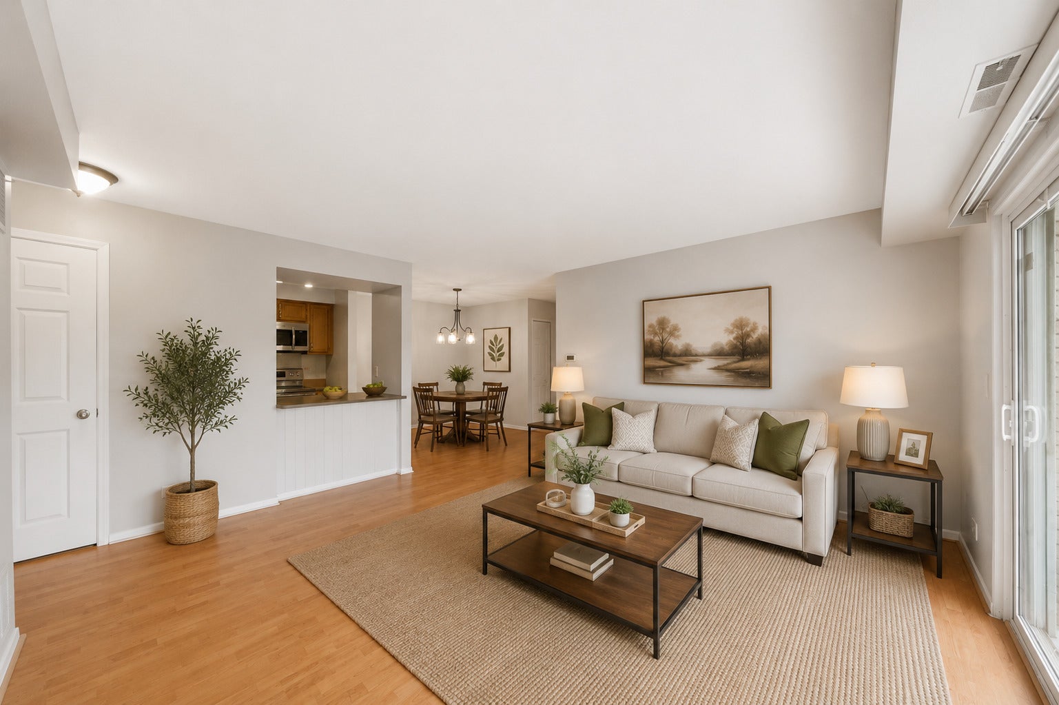 814 N River Road 3B