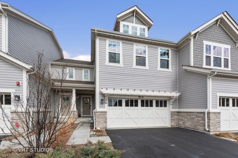 Photo of 514 Pershing Court, Barrington, IL 60010 (MLS # 12786044)