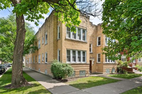 3725 W Cornelia Avenue 2 Chicago IL 60618