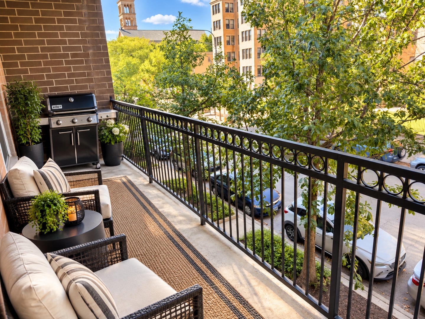 4311 N SHERIDAN Road 205