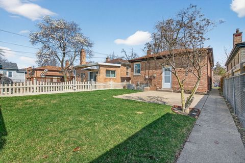 Tiny photo for 10552 S Troy Street, Chicago, IL 60655 (MLS # 12603858)