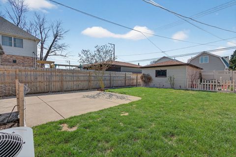 Tiny photo for 10552 S Troy Street, Chicago, IL 60655 (MLS # 12603858)