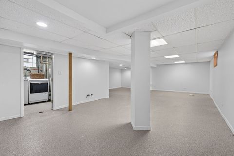 Tiny photo for 10552 S Troy Street, Chicago, IL 60655 (MLS # 12603858)