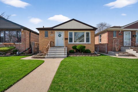 Tiny photo for 10552 S Troy Street, Chicago, IL 60655 (MLS # 12603858)