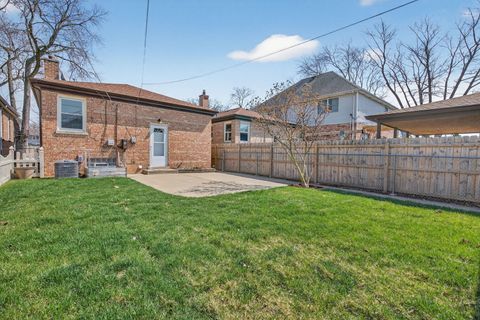 Tiny photo for 10552 S Troy Street, Chicago, IL 60655 (MLS # 12603858)