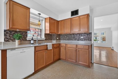 Tiny photo for 10552 S Troy Street, Chicago, IL 60655 (MLS # 12603858)