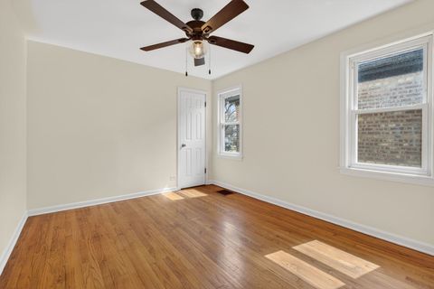 Tiny photo for 10552 S Troy Street, Chicago, IL 60655 (MLS # 12603858)