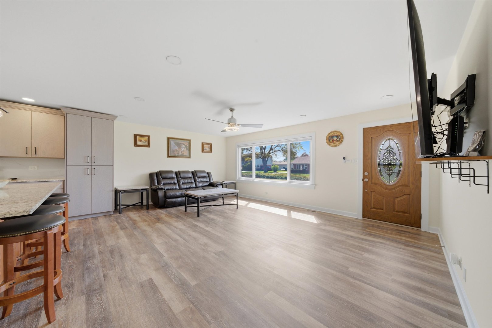 10817 S MASON Avenue