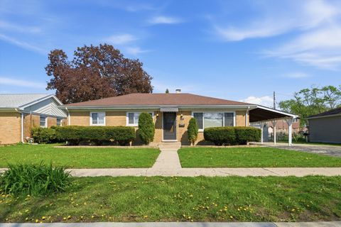 Photo of 10817 S MASON Avenue, Chicago Ridge, IL 60415 (MLS # 12625382)