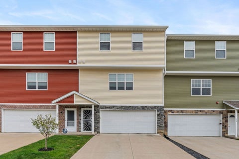 Photo of 711 Cox Court, Leclaire, IA 52753 (MLS # 12645365)
